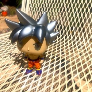 UI GOKU FUNKO POP
